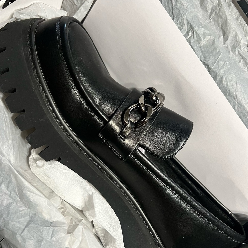 KOI Shenron Chain Black Loafers